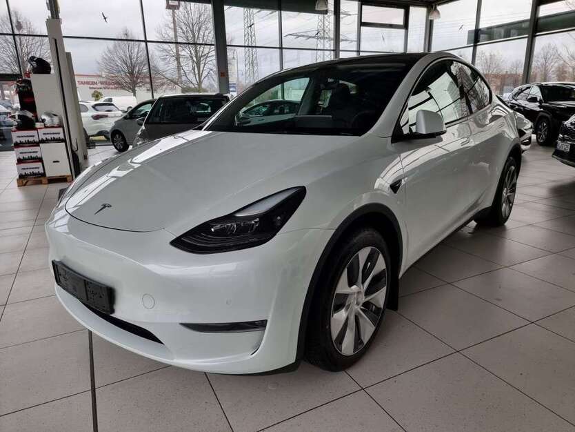 Tesla Model Y 31.500 km 34.820 € Vettelschoß 53560