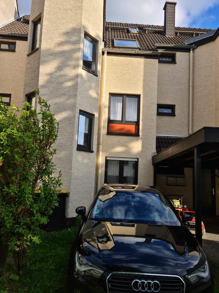 Reihenmittelhaus mit 2 vermieteten Wohneinheiten 150m²