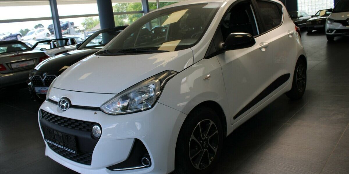 Hyundai i10 1.0 Passion 33.820 km 10.980 &euro; Euskirchen 53881