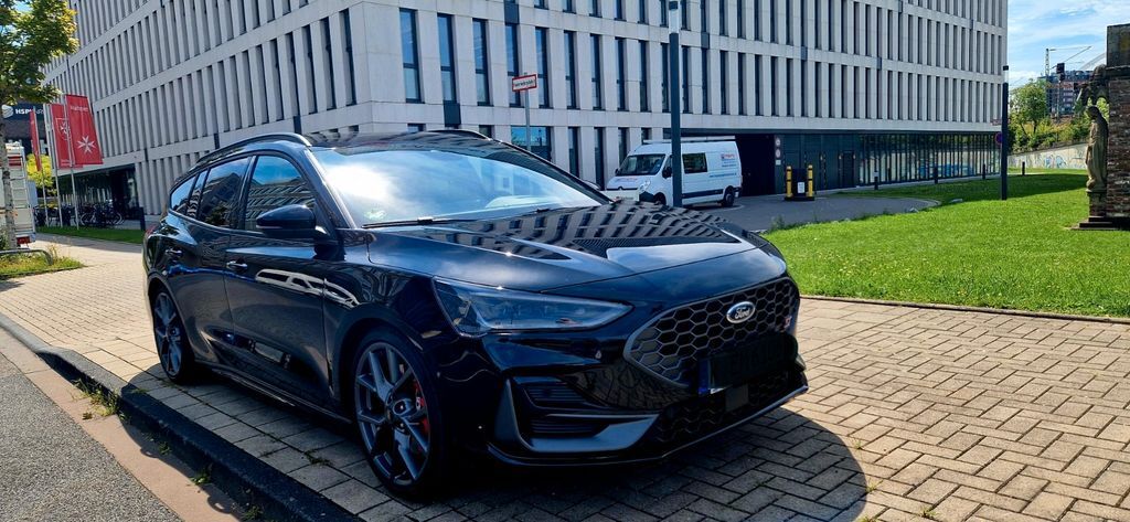 Ford Focus 5.000 km 39.980 € Köln 51103
