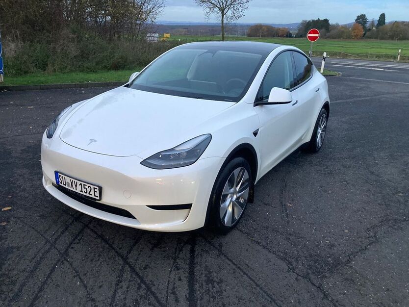 Tesla Model Y 37.000 km 32.500 € Wachtberg 53343