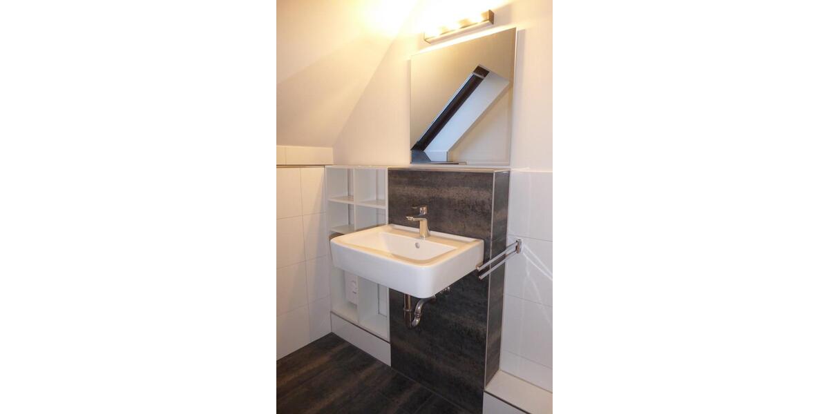 Dachgeschoßwohnung Bonn Auerberg - 1 Zimmer, 30 m&sup2;, 580&euro; | Angebot:26399111