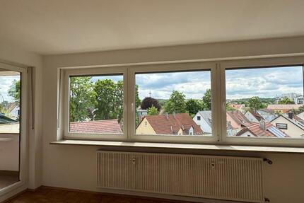 Charmante und sonnige 3-Zimmer Wohnung mit Südbalkon u. Weitblick