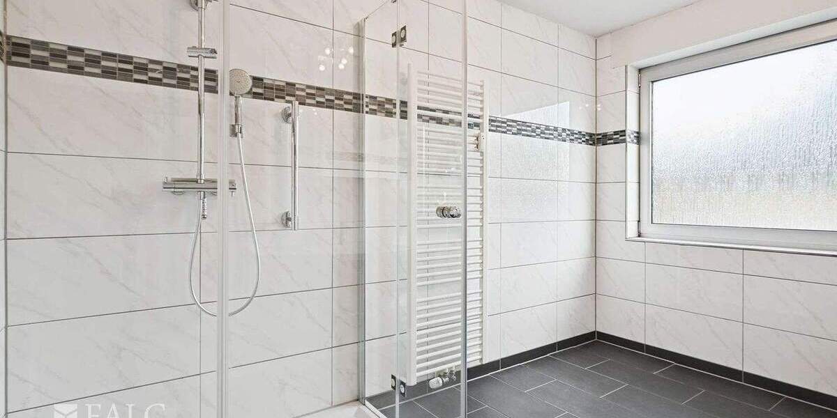 Etagenwohnung Köln Merheim - 5 Zimmer, 146 m&sup2;, 499.000&euro; | Angebot:25696527