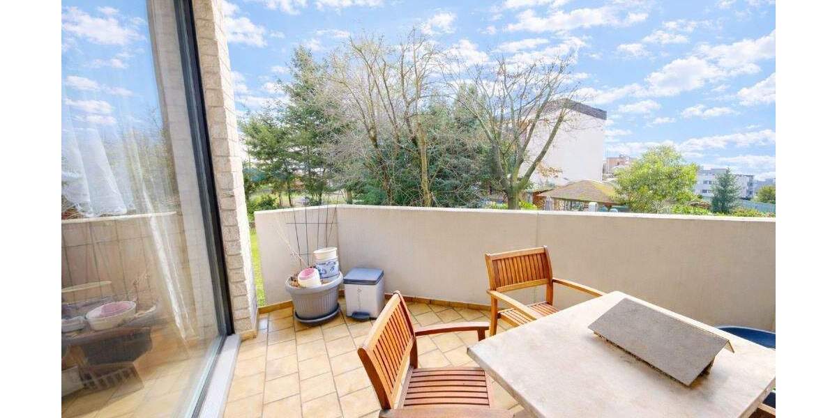 Etagenwohnung Erftstadt Lechenich - 4 Zimmer, 104 m&sup2;, 275.000&euro; | Angebot:25703204