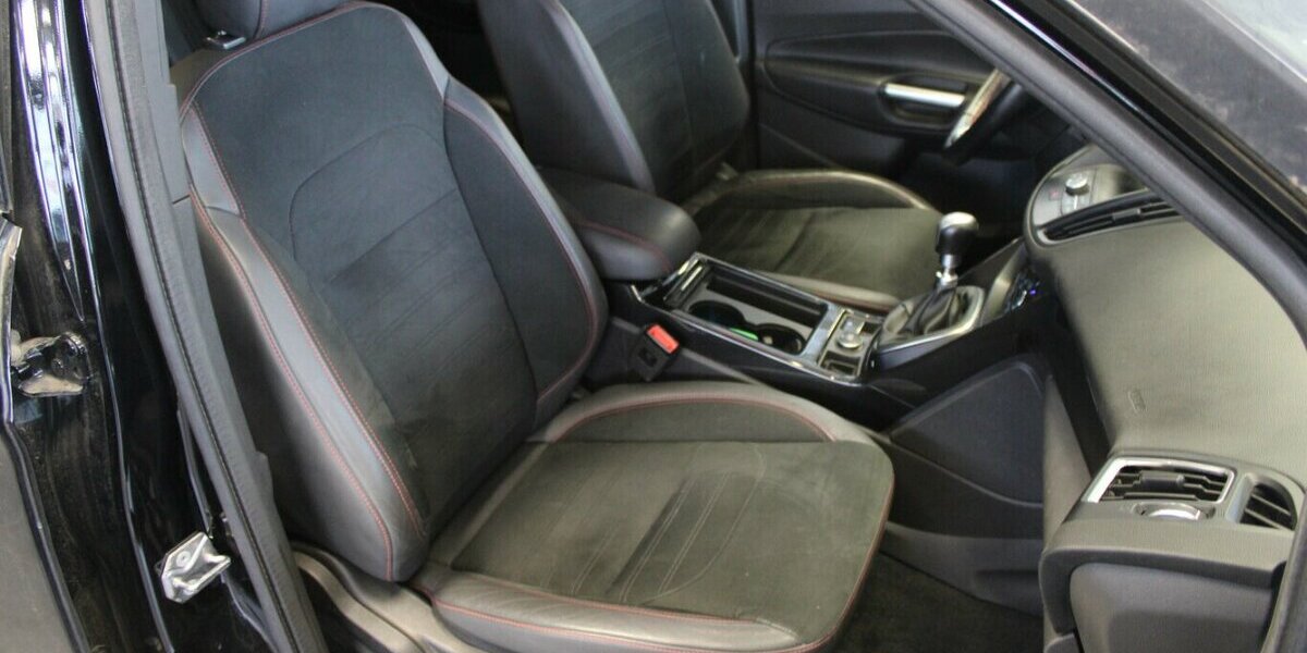 Ford Kuga 1.5 EcoBoost 2x4 ST-Line 110.675 km 12.480 &euro; Euskirchen 53881