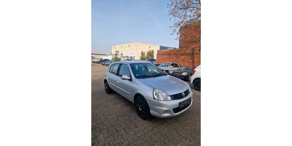 Renault Clio 71.800 km 2.599 &euro; Bonn 53227