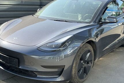 Tesla Model 3 81.480 km 25.500 &euro; Eitorf 53783