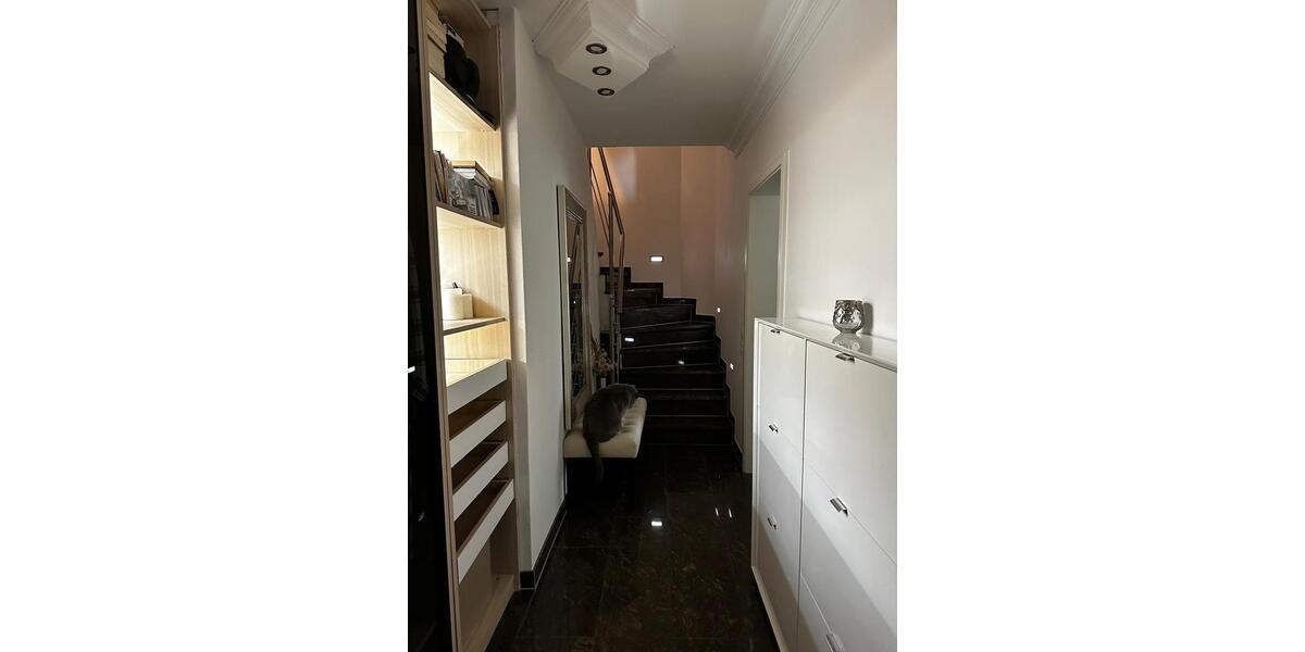 Doppelhaushälfte Köln Kalk - 4.5 Zimmer, 130 m&sup2;, 2.200&euro; | Angebot:24604060