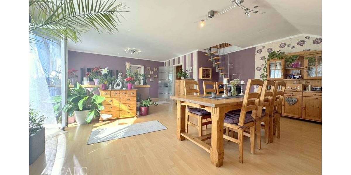 Etagenwohnung Ruppichteroth Schönenberg - 4 Zimmer, 134 m&sup2;, 339.000&euro; | Angebot:19954353