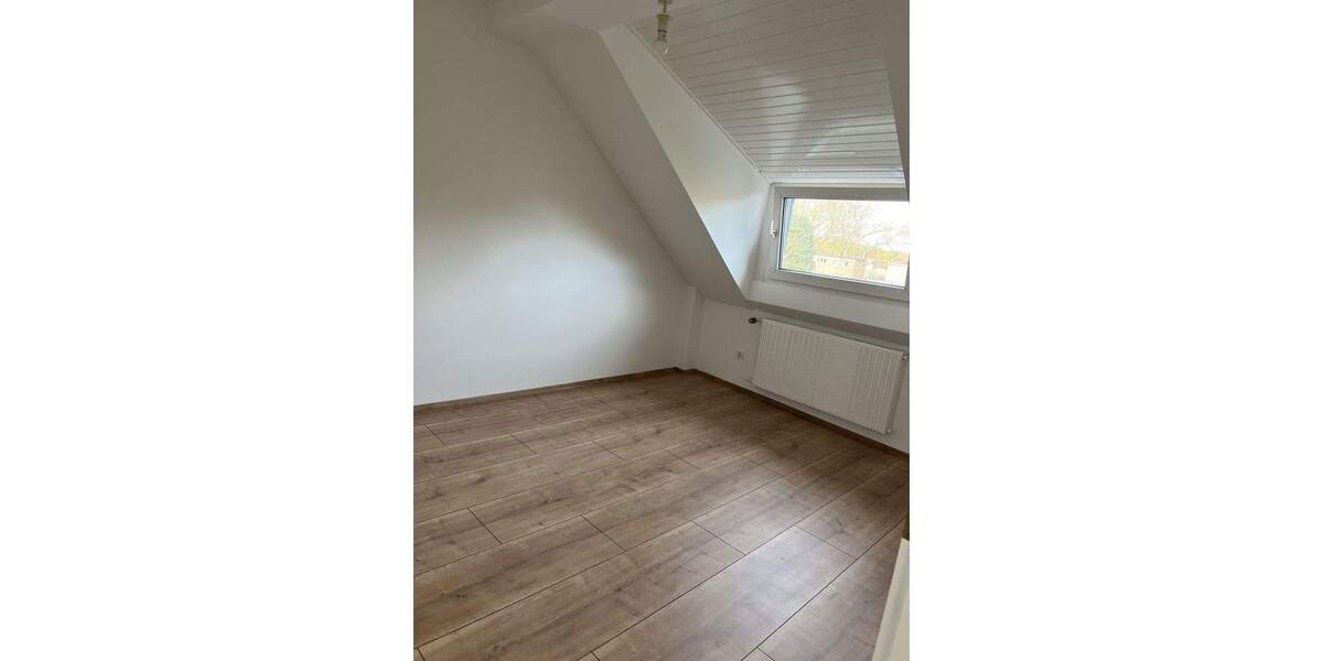 Reihenmittelhaus Frechen Hücheln - 6 Zimmer, 171 m&sup2;, 2.300&euro; | Angebot:24712347
