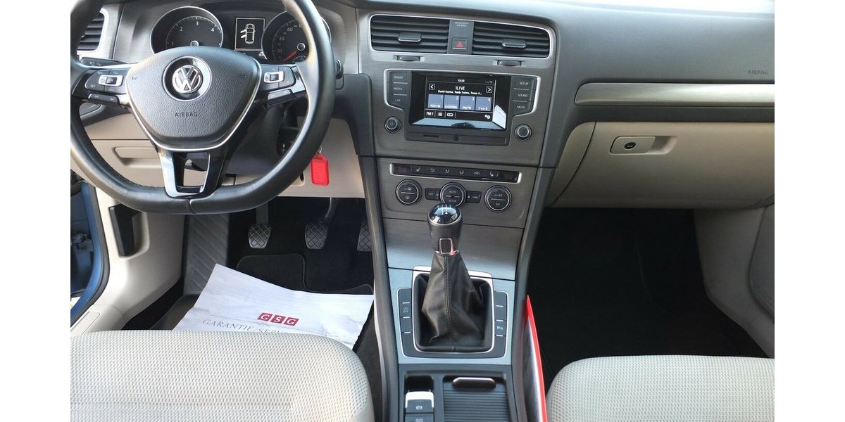 VW Golf COMFORTLINE PANORAMADACH KLIMAAUTOMATIK 1.Han 150.000 km 9.908 &euro; Köln 50858