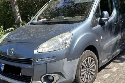 Peugeot Partner 208.000 km 5.000 &euro; Köln 50827