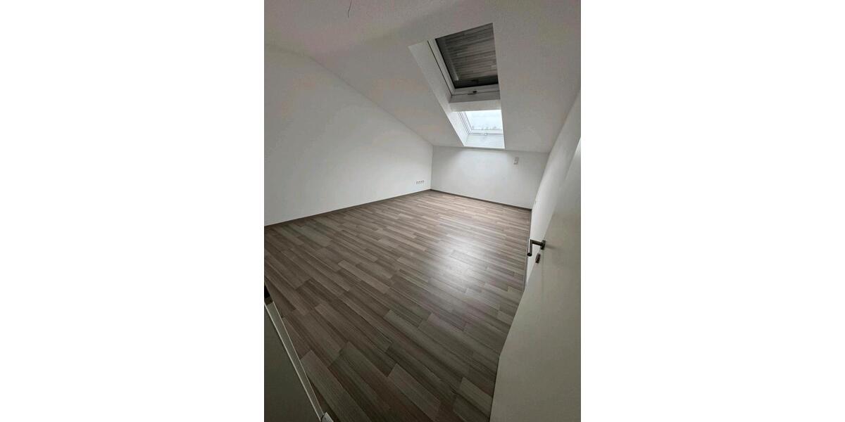 Etagenwohnung Siegburg - 3 Zimmer, 87 m&sup2;, 1.425&euro; | Angebot:25867883