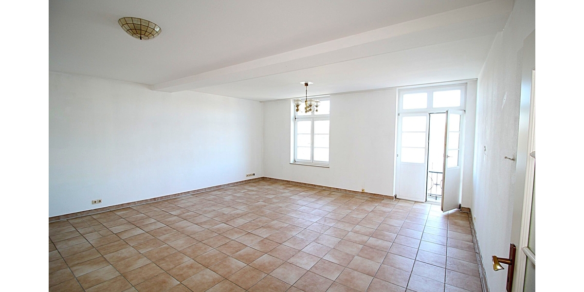 Erste Reihe Rheinblick! Sofort beziehbare zwei Zimmer mit kleinem Balkon, Stellplatz und Garage. TOP - Etagenwohnung Königswinter | Angebot:26948143