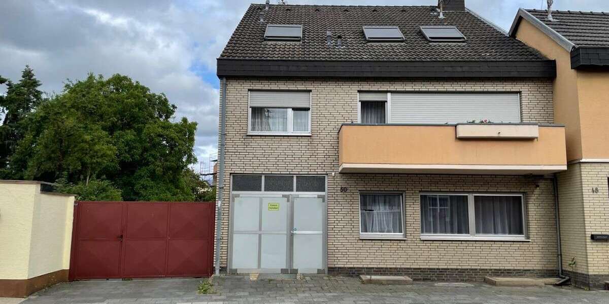 Etagenwohnung Euskirchen Dom-Esch - 3 Zimmer, 94 m&sup2;, 850&euro; | Angebot:25631732