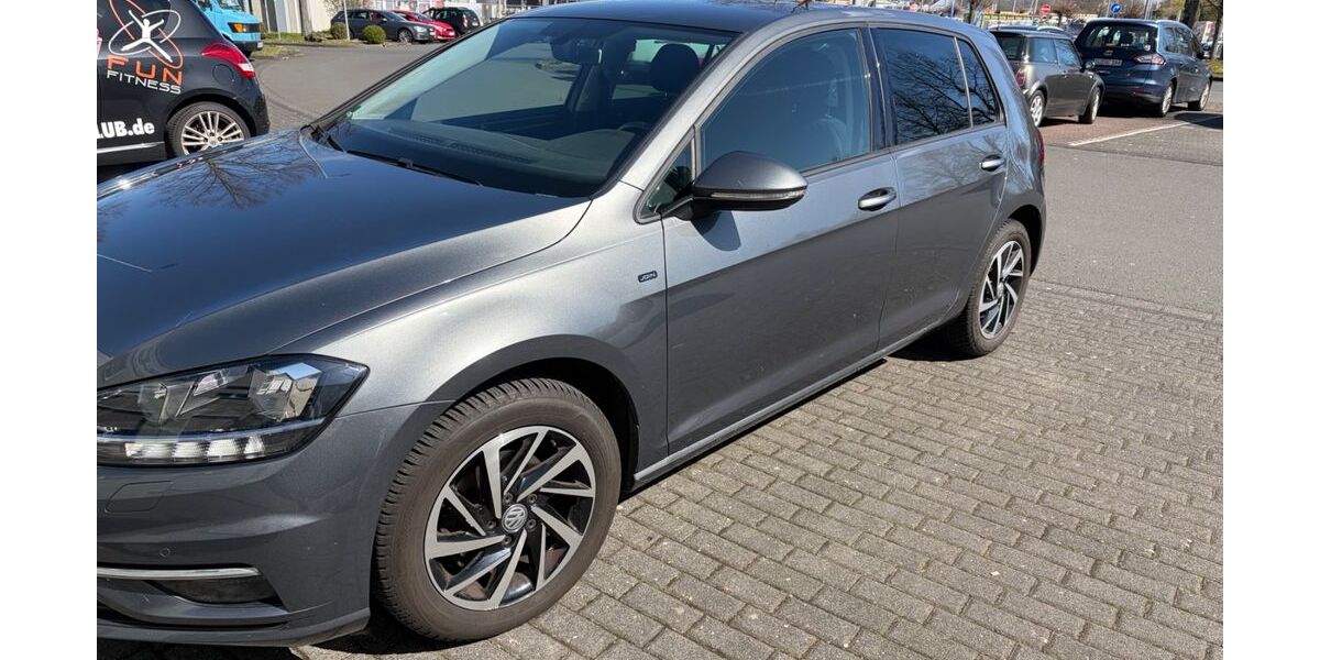 VW Golf 92.000 km 14.250 &euro; Troisdorf 53844