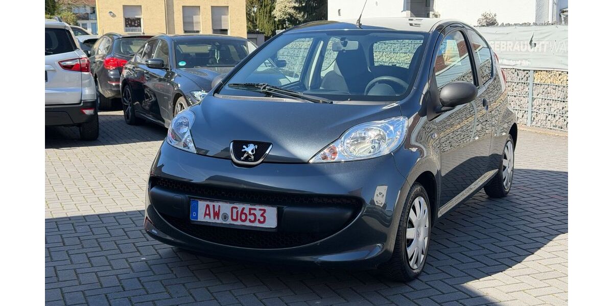 Peugeot 107 90.000 km 2.499 &euro; Bad Breisig 53498