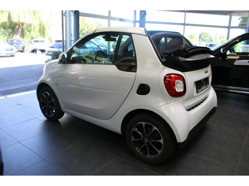 Smart ForTwo Cabrio twinamic passion 83.355 km 11.980 € Euskirchen 53881