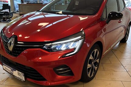 Renault Clio 14.417 km 16.000 &euro; Hennef 53773