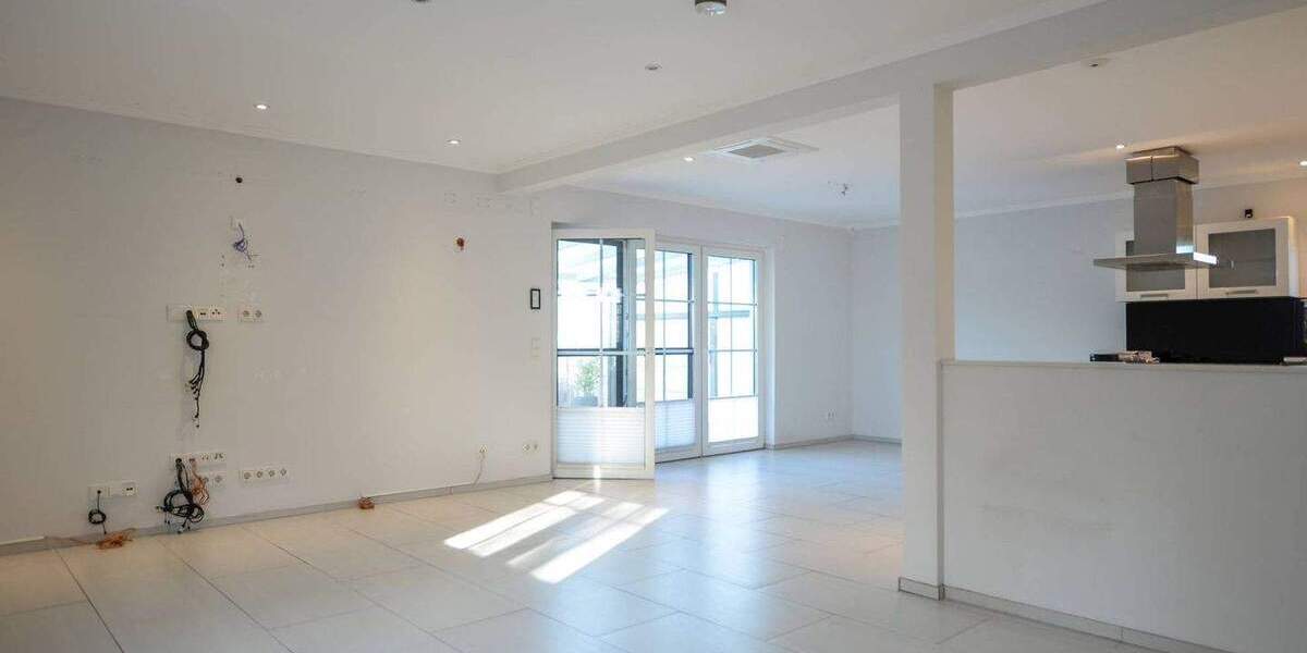 Neubaucharakter trifft Wohlfühloase: Hochwertig ausgestattetes Einfamilienhaus mit Außenpool! 6 zimmer