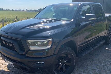 Dodge RAM 133.000 km 41.000 &euro; Niederkassel 53859