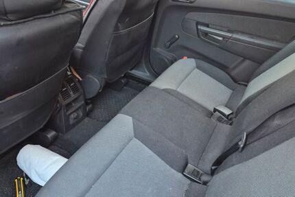 Opel Zafira 181.000 km 2.600 &euro; Köln 51145