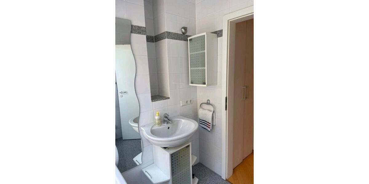 Dachgeschoßwohnung Bonn Lannesdorf - 1 Zimmer, 55 m&sup2;, 890&euro; | Angebot:24246541