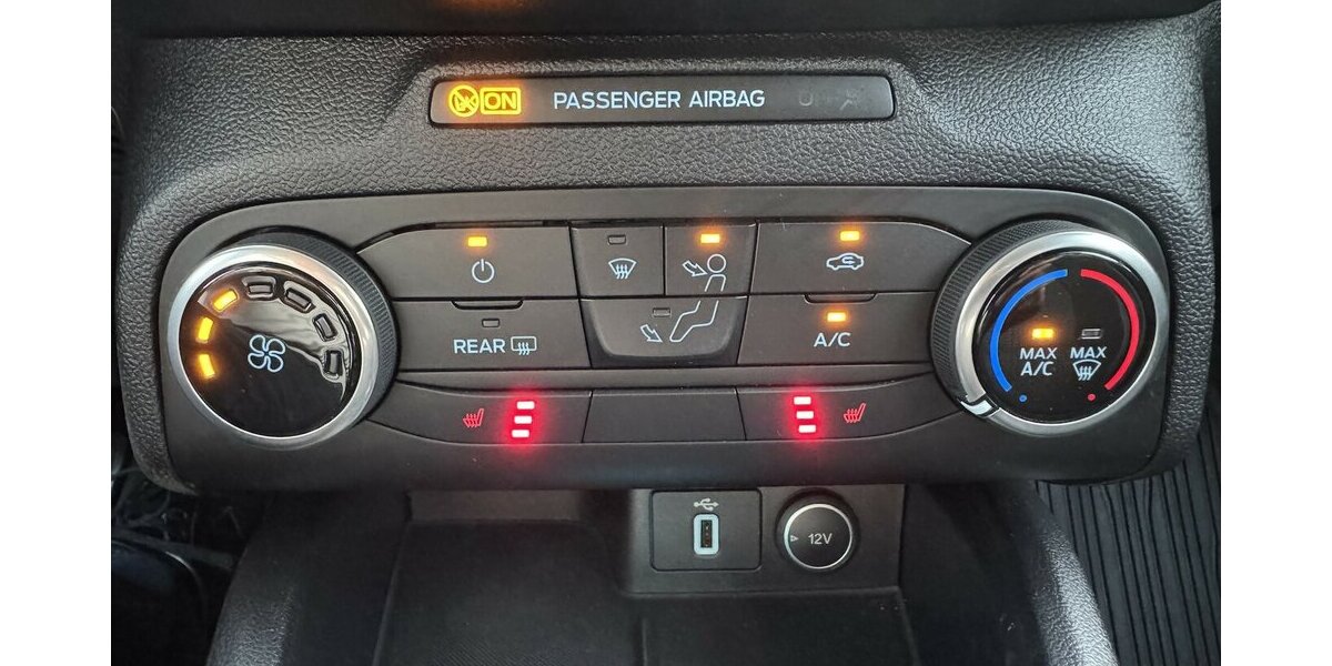 Ford Focus EcoBlue.Nav.Temp.SHZ.Serv-Neu.EU6 GARANTIE.1 35.000 km 15.000 &euro; Erftstadt 50374