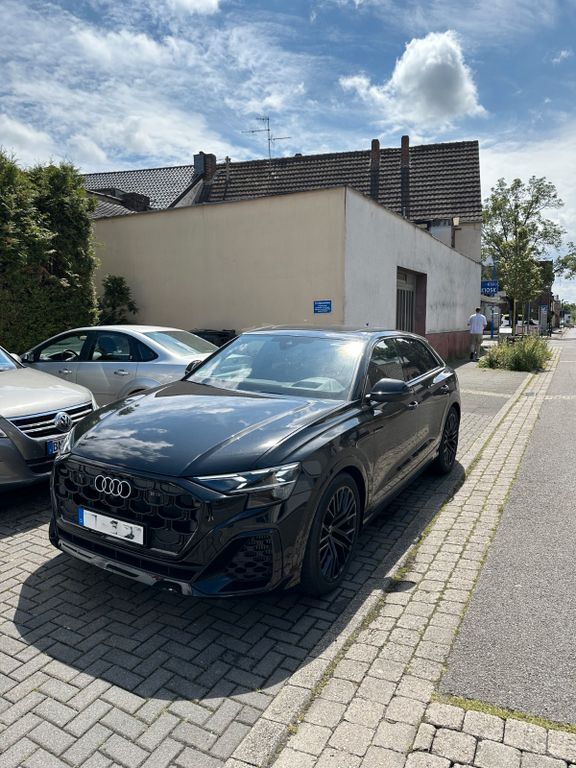 Audi Q8 17.000 km 78.999 € Hennef 53773