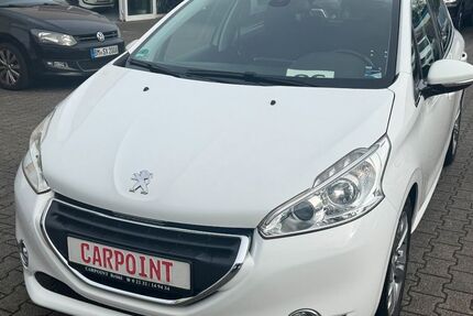 Peugeot 208 110.800 km 9.450 &euro; Brühl 50321