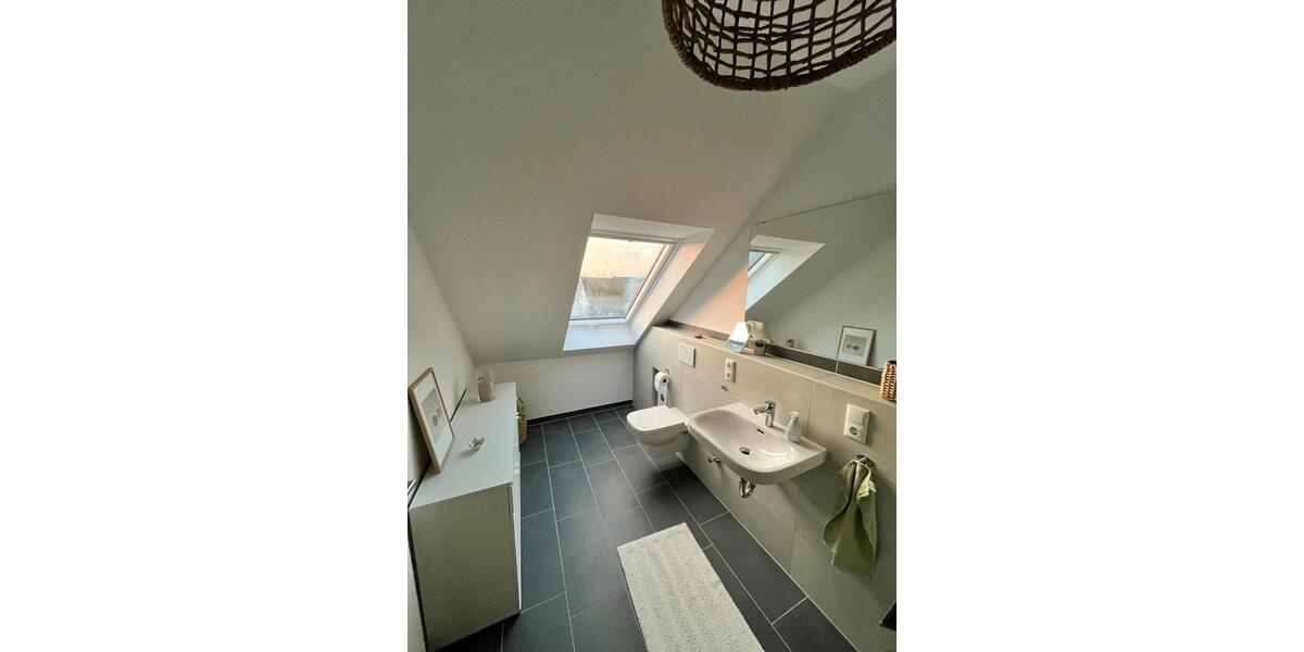 Dachgeschoßwohnung Bornheim - 3 Zimmer, 88 m&sup2;, 1.300&euro; | Angebot:24650087