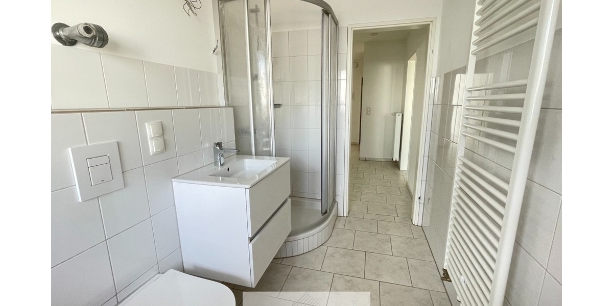 Zentrumsnaher Wohntraum: Frisch sanierte 3-Zimmer-Wohnung mit großem Balkon - Etagenwohnung Siegburg Zentrum | Angebot:26855170