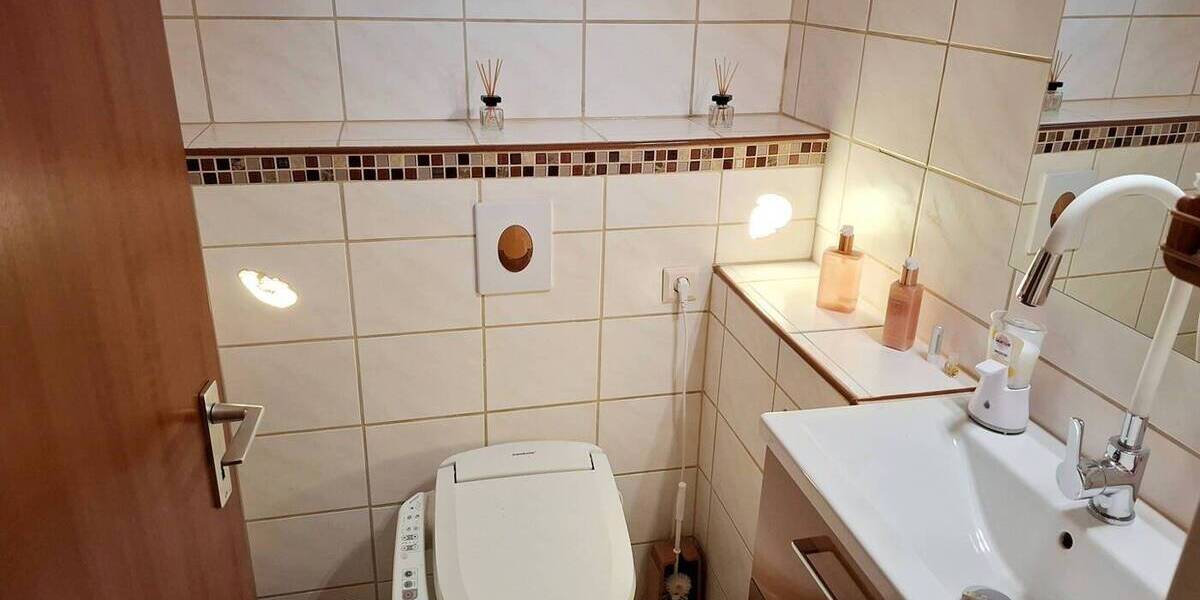 Energetisch sanierte DHH mit Garage in naturnaher Stadtrandlage von Berg. Gladbach-Heiligenstock 4 zimmer