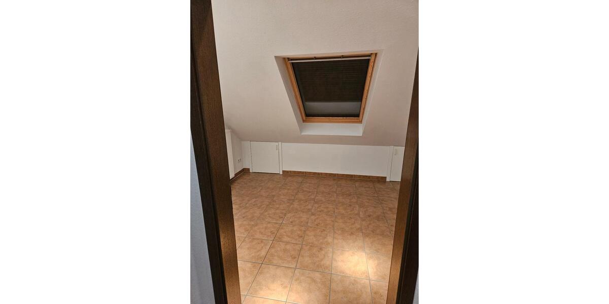 Dachgeschoßwohnung Königswinter - 2 Zimmer, 59 m&sup2;, 660&euro; | Angebot:24712298