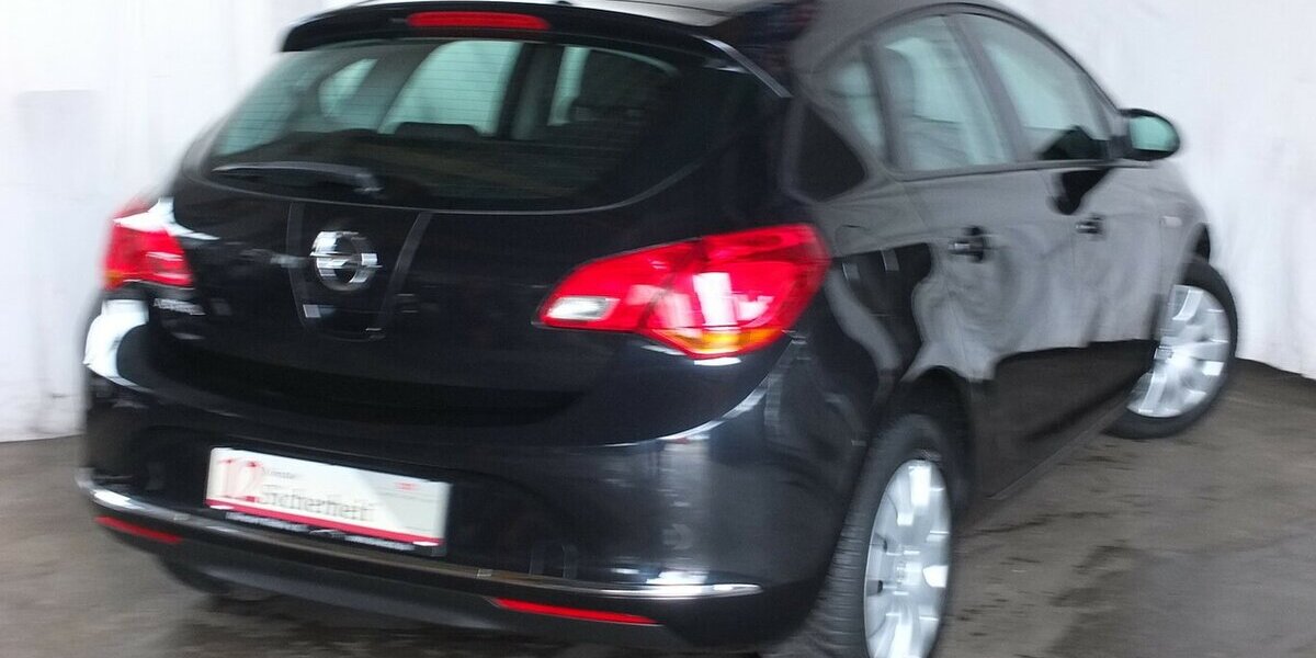 Opel Astra SELECTION GARAGENWAGEN orig. 71.086 km ! 71.086 km 8.408 &euro; Köln 50858