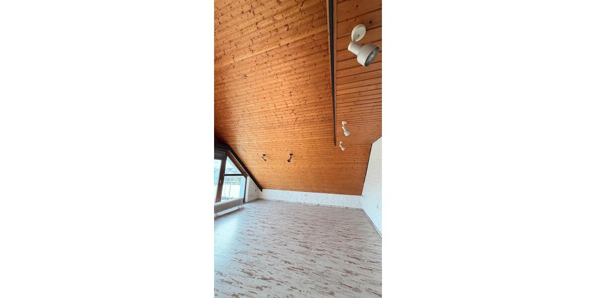 Dachgeschoßwohnung Troisdorf Bergheim - 4 Zimmer, 104 m&sup2;, 1.500&euro; | Angebot:25612942