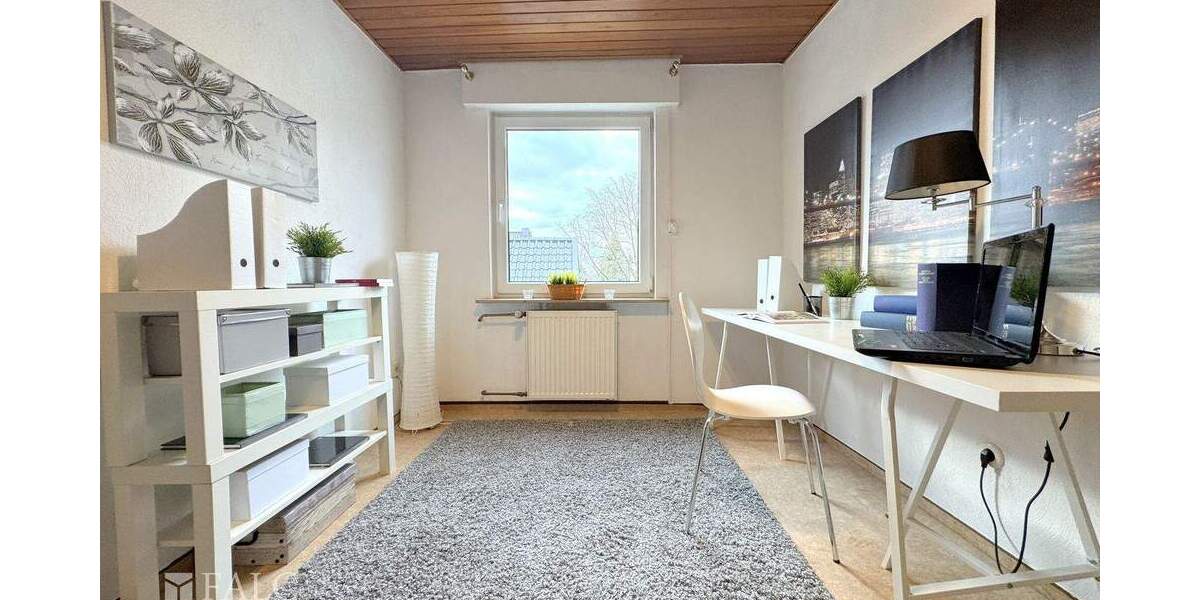 Etagenwohnung Siegburg - 4 Zimmer, 100 m&sup2;, 309.000&euro; | Angebot:25739528