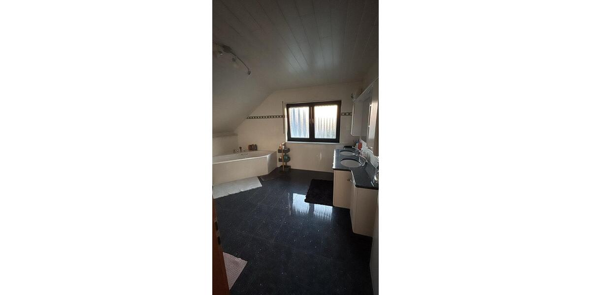 Einfamilienhaus Troisdorf Altenrath - 7 Zimmer, 203 m&sup2;, 9.750&euro; | Angebot:25811174