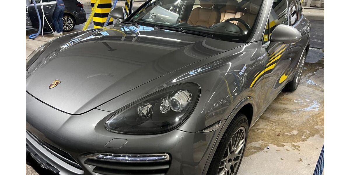 Porsche Cayenne 278.000 km 17.200 € Bonn 53125