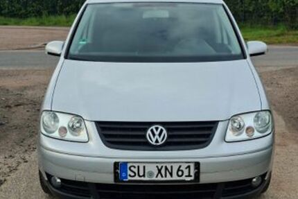 VW Touran 142.500 km 4.600 &euro; Niederkassel 53859
