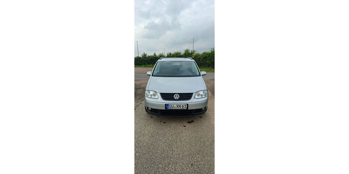VW Touran 142.500 km 4.600 &euro; Niederkassel 53859