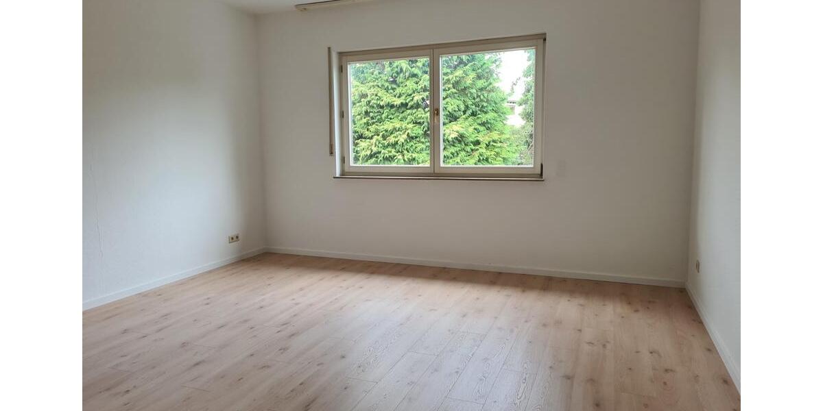 Etagenwohnung Bonn Lannesdorf - 4 Zimmer, 120 m&sup2;, 1.500&euro; | Angebot:25838679