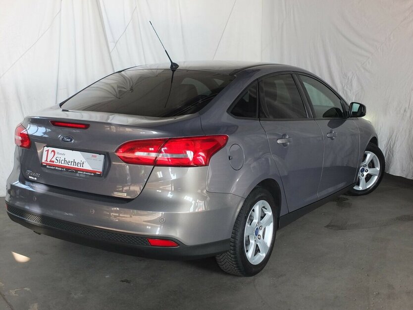 Ford Focus STUFENHECK KLIMAUTOMATIK PARKPILOT 118.919 km 7.304 € Köln 50858
