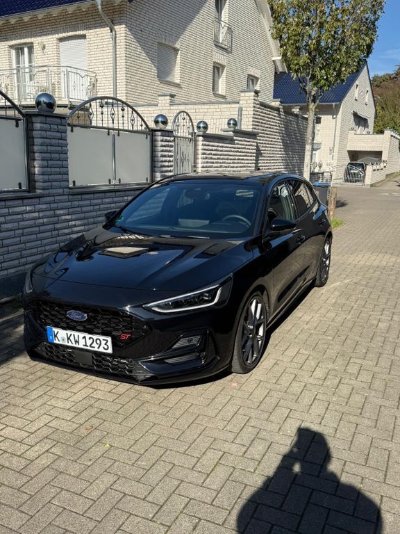 Ford Focus 12.125 km 35.400 € Köln 51069