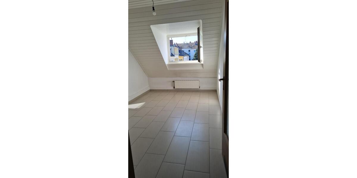 Dachgeschoßwohnung Bonn - 2 Zimmer, 40 m&sup2;, 520&euro; | Angebot:25852036