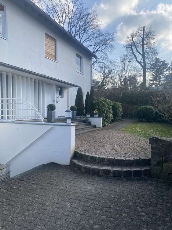 Haus zum Mieten in Sankt Augustin 1.800 € 145 m²