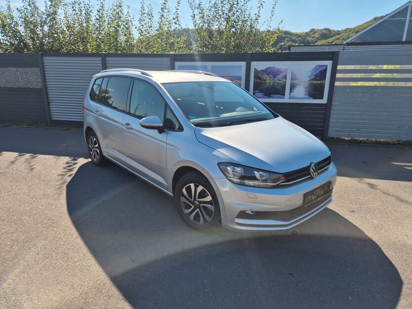 VW Touran 56.120 km 22.999 € Bornheim 53332
