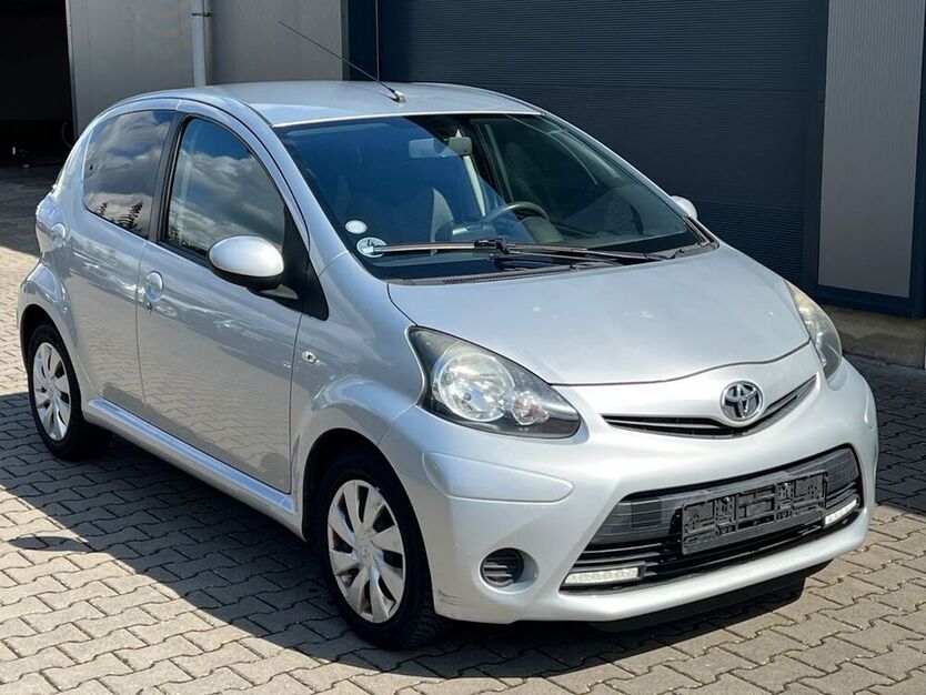 Aygo (X)