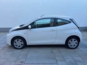 Toyota Aygo (X) 1,0-l-VVT-i x 74.900 km 6.900 &euro; Troisdorf 53844